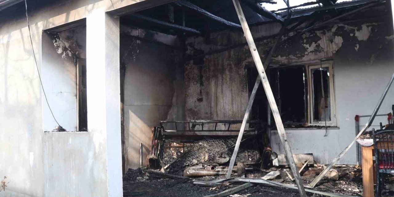 Iğdır’da iki ayrı yangın korkuttu