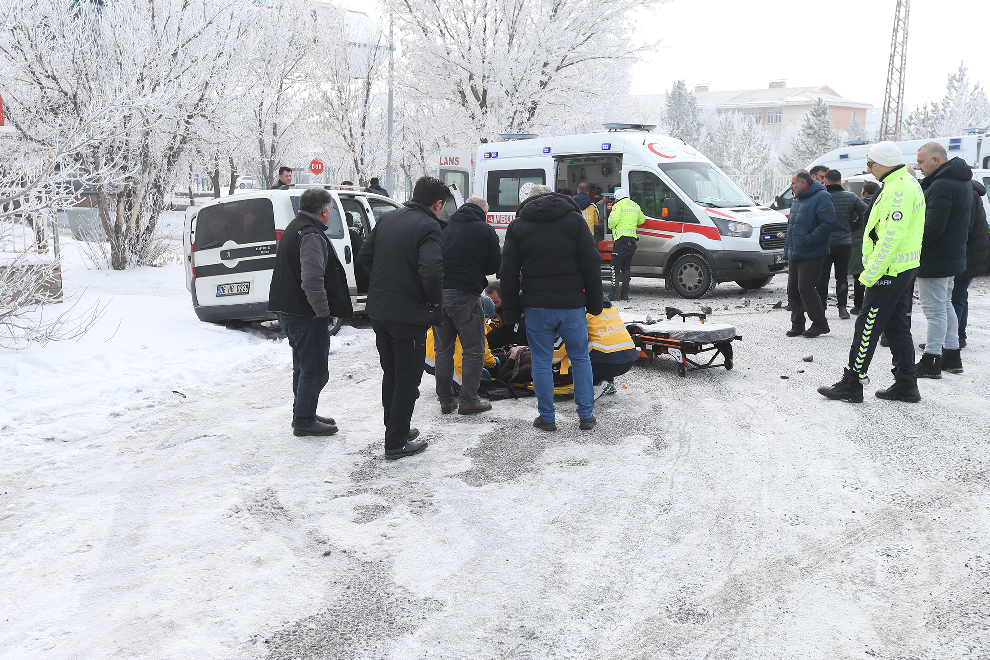 Kars'ta üniversite nizamiyesinde kaza: 6 yaralı