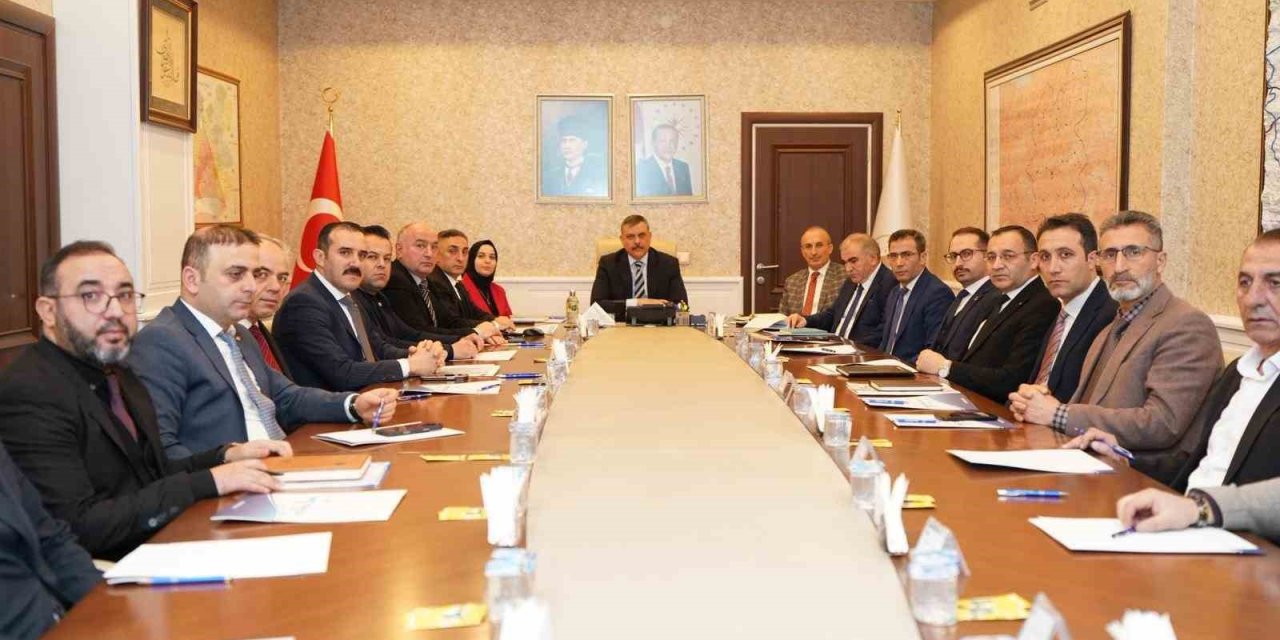 Başkan Özakalın, il istihdam ve mesleki eğitim kurulu toplantısına katıldı