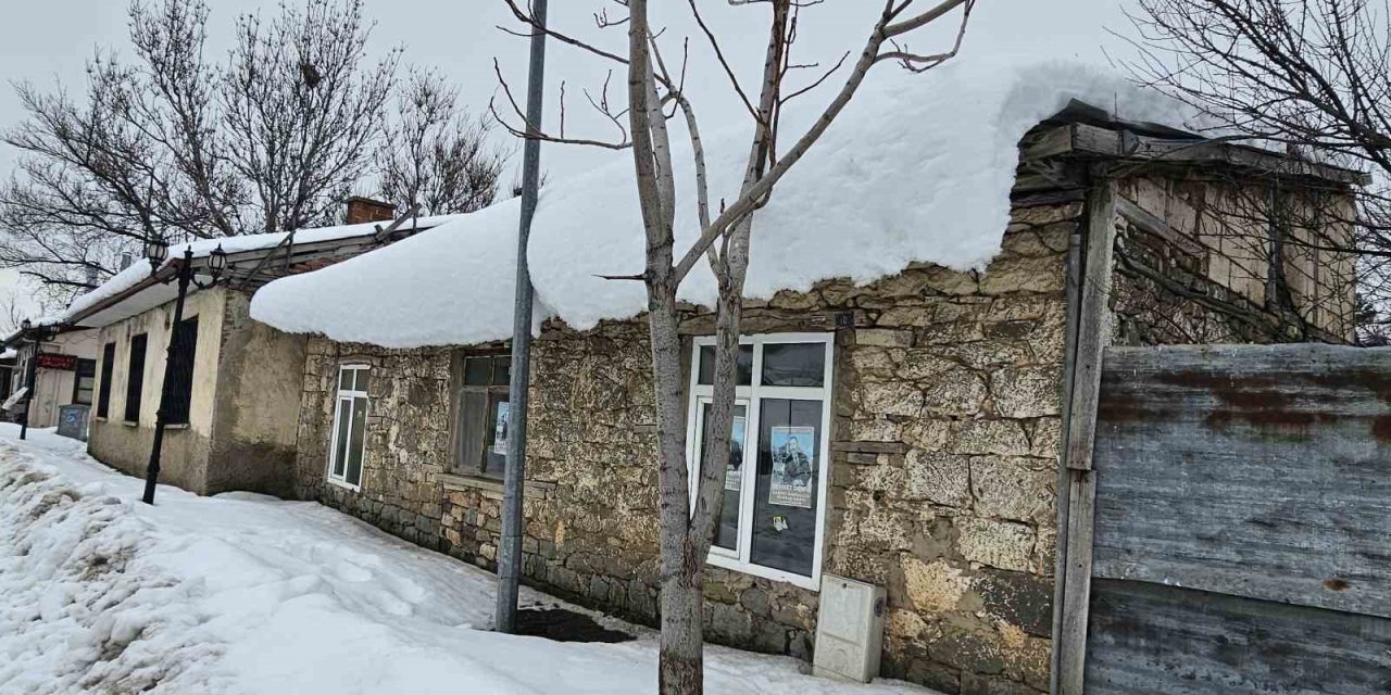 Tarihi Harputta dondurucu soğuklar etkisini sürdürüyor