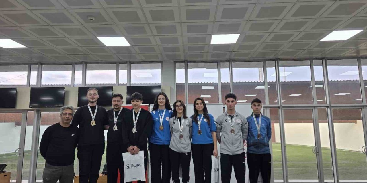 Erzincanlı sporcular Trabzon’daki havalı silahlar müsabakalarına damga vurdu