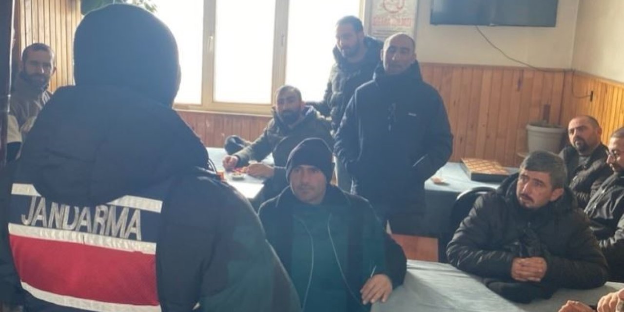 Jandarmadan "Kapı Kapı Jandarma" Projesi Kapsamında Siber Farkındalık eğitimi