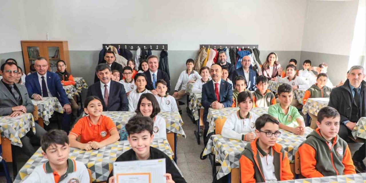 Erzincan’da yarıyıl tatili sona erdi, öğrenciler ders başı yaptı