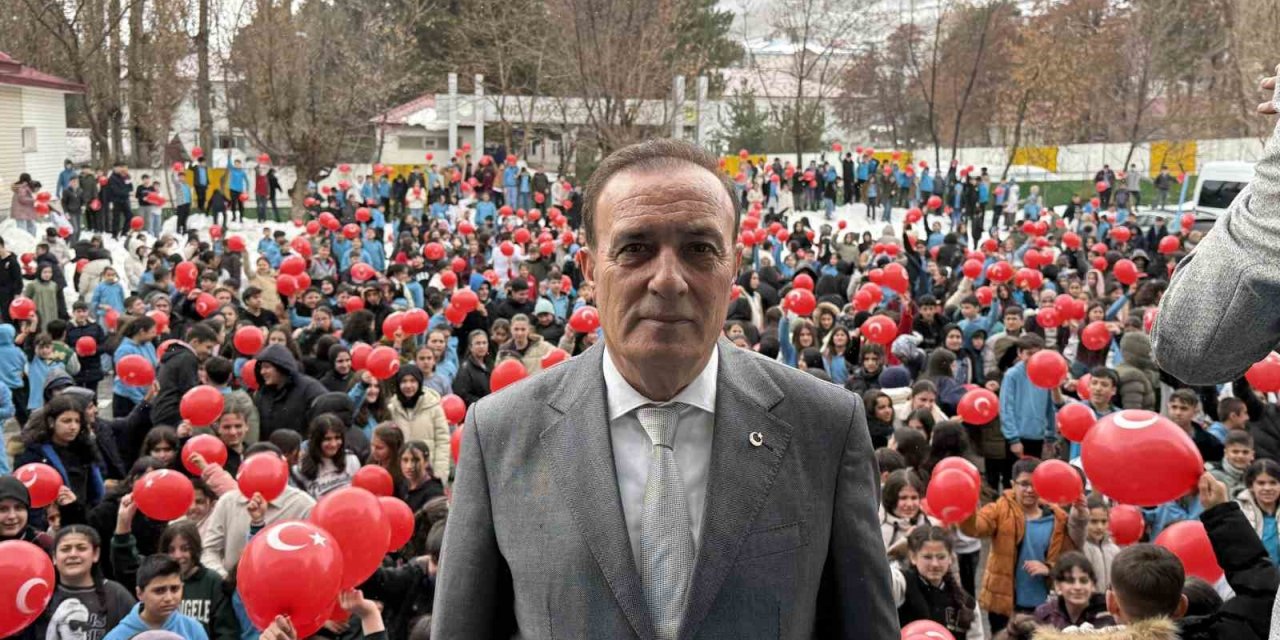 ‘Bayrak sevgisi’ temasıyla okullarda ikinci dönem başladı