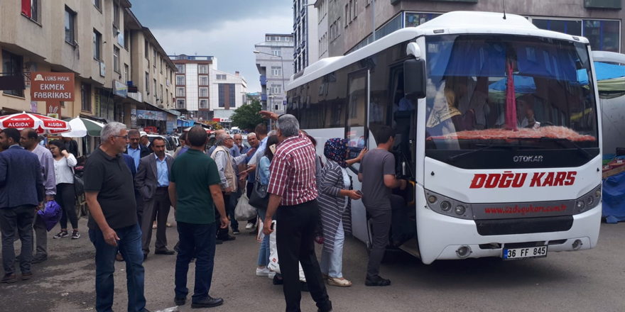 Kars’tan 65 CHP’li İmamoğlu’na oy vermek için yola çıktı