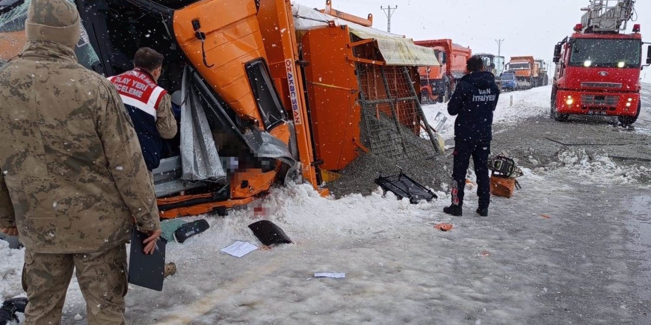 Van’daki trafik kazasında ölü sayısı 2’ye yükseldi