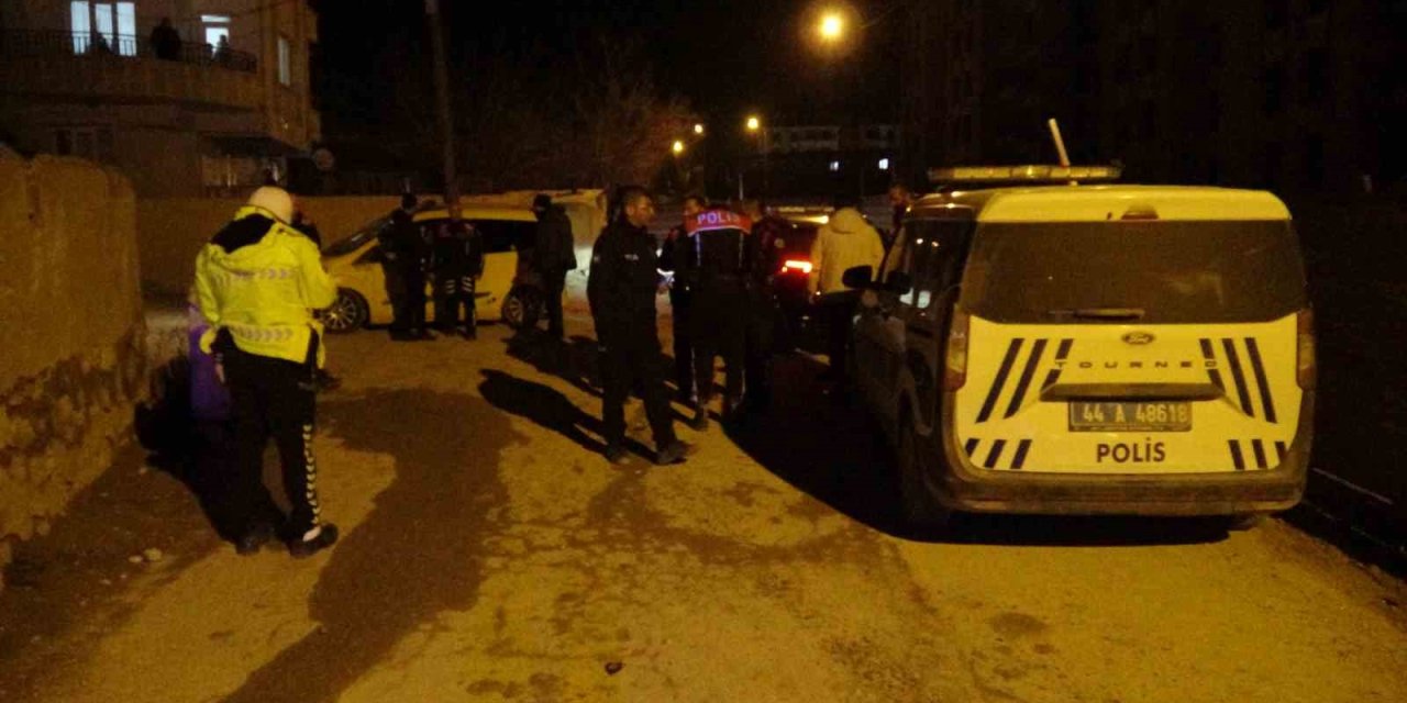 Malatya’da polisin "dur" ihtarına uymayan araçtan uyuşturucu çıktı