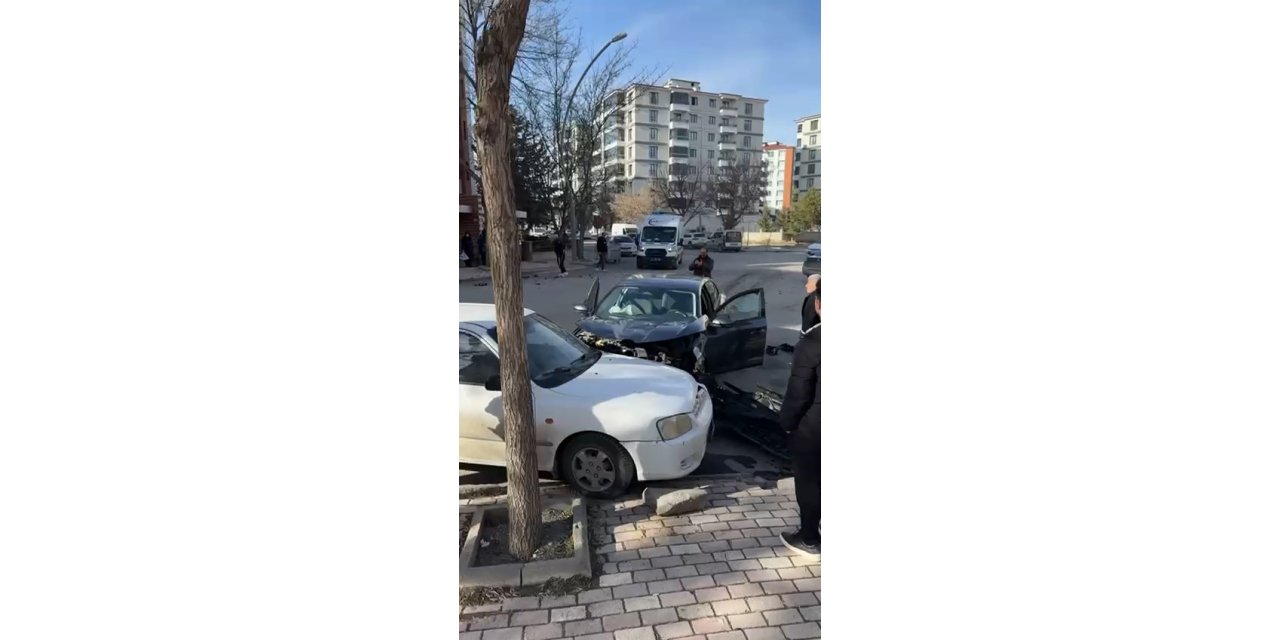 Elazığ’da zincirleme trafik kazası: 1 yaralı
