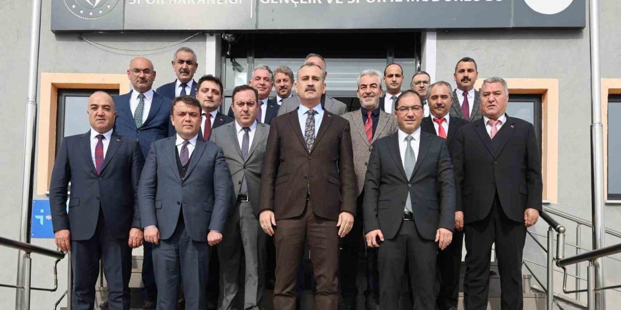 Vali Bozkurt, gençlik ve spor yatırımlarını yerinde inceledi