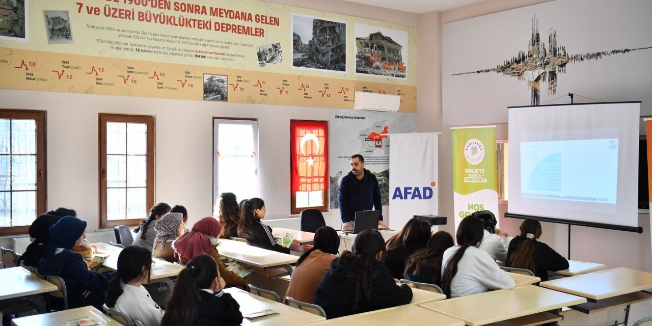 Yeşilyurt Belediyesi Afetlere hazırlık eğitimlerini kararlıkla sürdürüyor