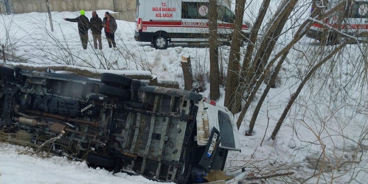 Muş’ta işçi servisi şarampole yuvarlandı: 6 yaralı