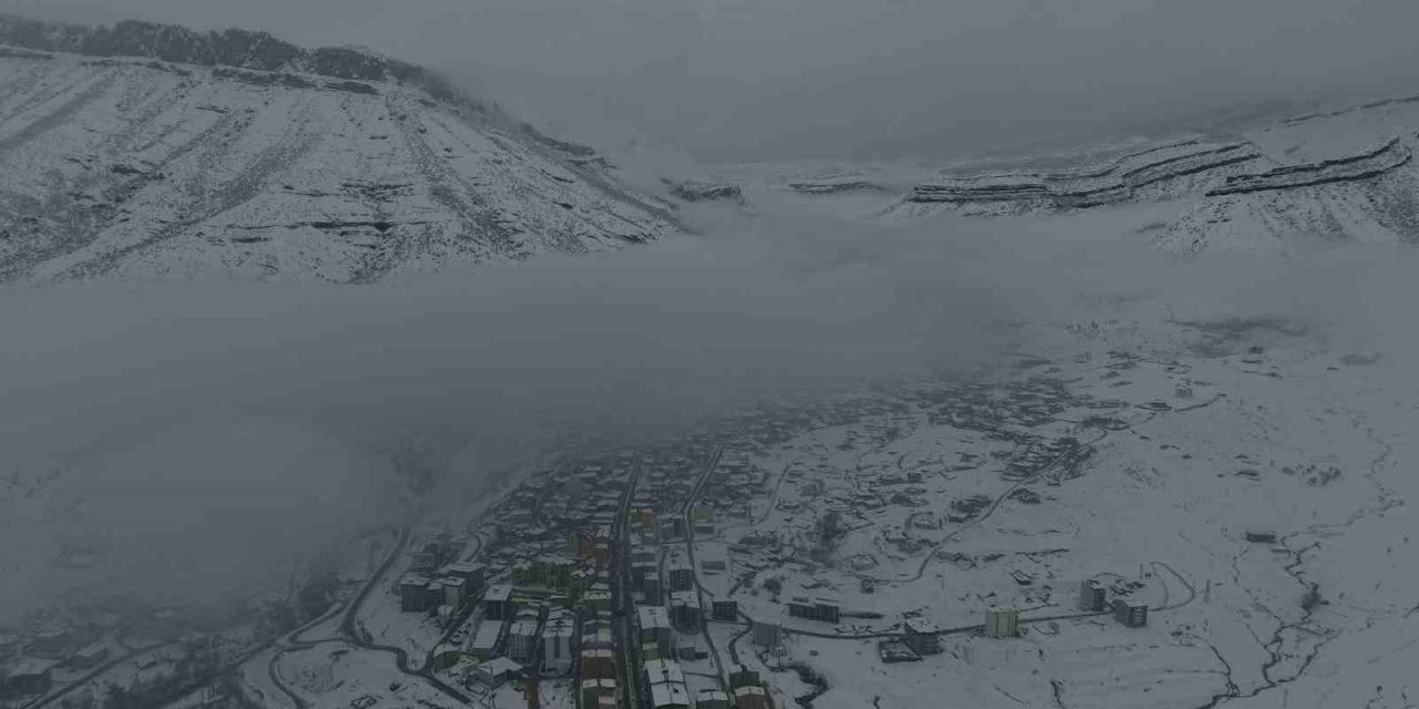 Sisle kaplanan Derecik dronla görüntülendi