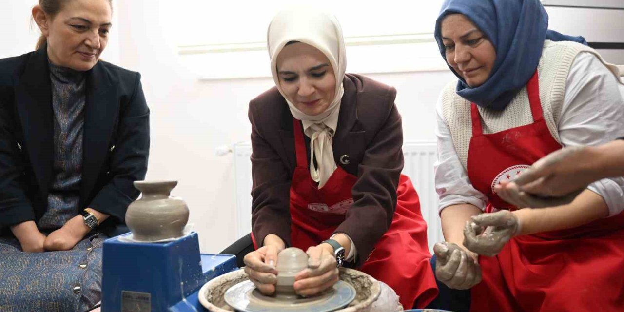 Bakan Göktaş, Erzurum’da Engelli Aktif Yaşam Merkezi’nin açılışını yaptı