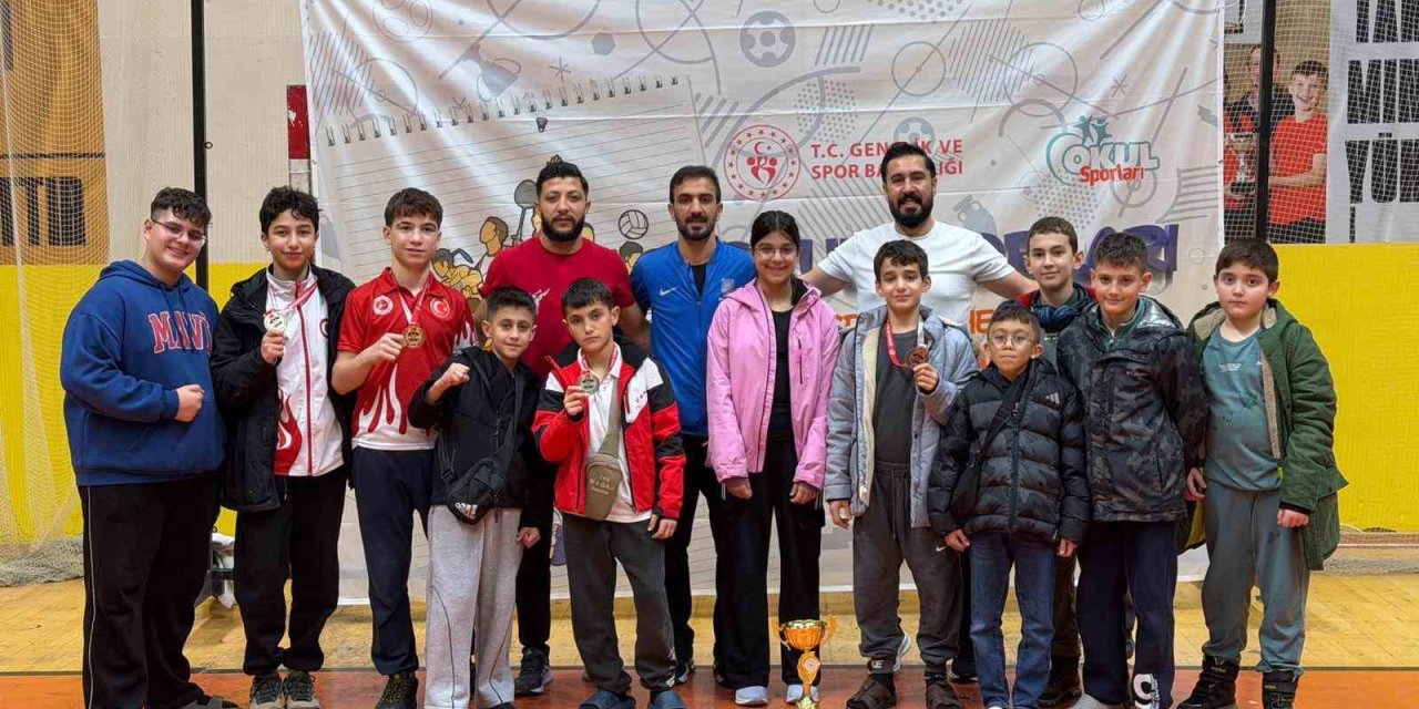 Erzurumlı Kick Boksçular madalyalarla dönüyor