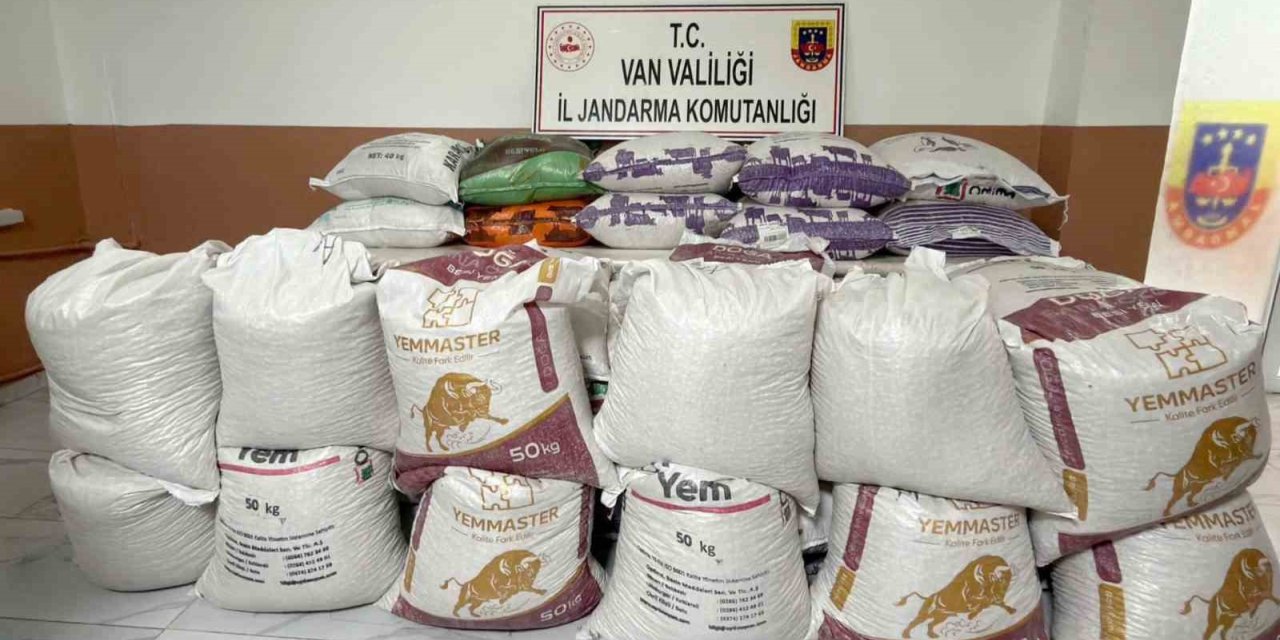 Van’da 3,5 milyon TL değerinde kaçak gıda malzemesi ele geçirildi