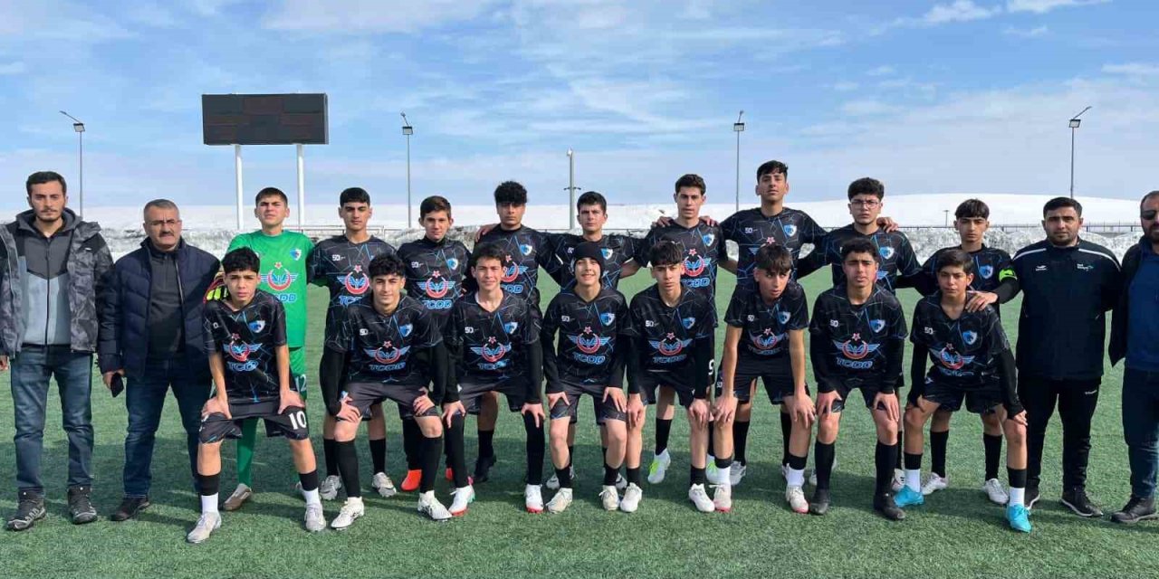 Muş Gençlerbirliği’nden 50. yılında çifte şampiyonluk sevinci