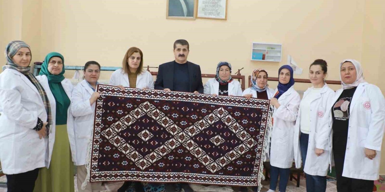 Hakkari’nin kilimleri, kültürel hafızayı günümüze taşıyor