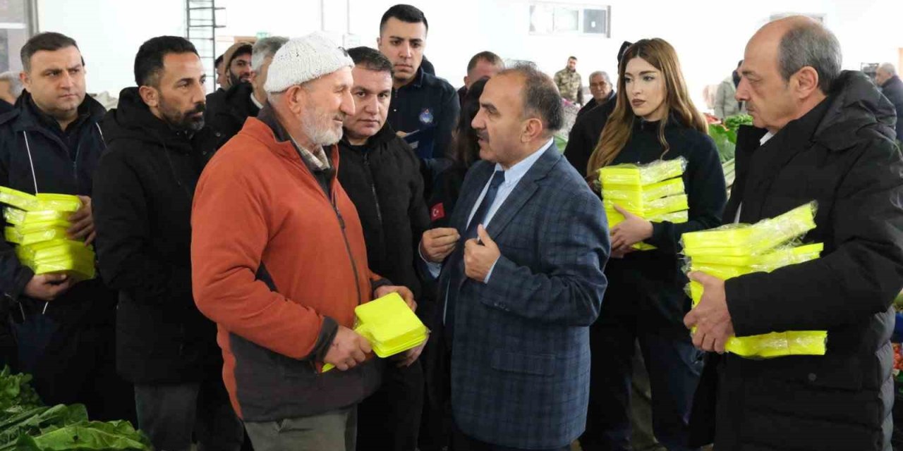 Erzincan’da fiyat şeffaflığı için standart fiyat etiketi uygulaması başlatıldı