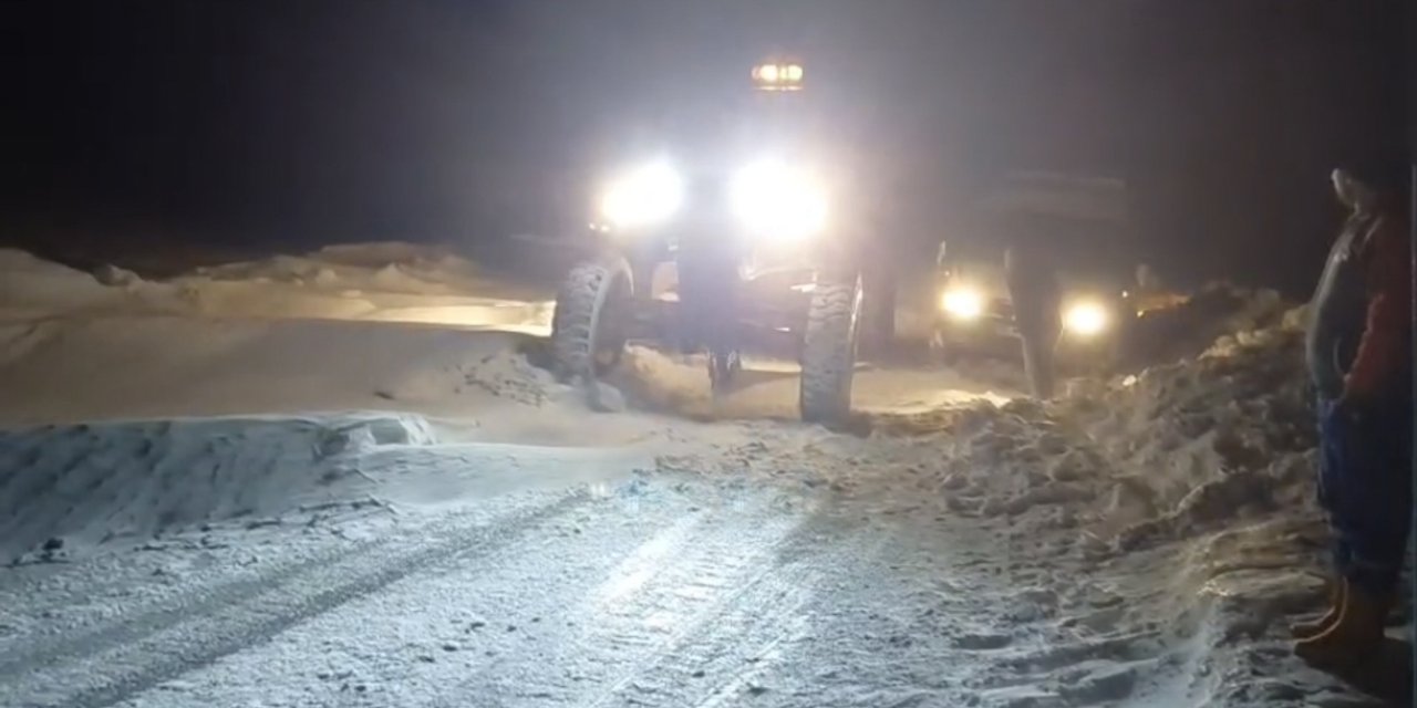 Kars'ta tipiden mahsur kalan 30 kişi kurtarıldı