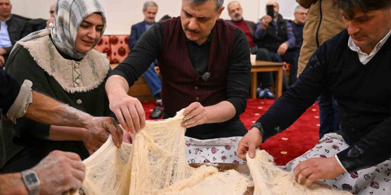 Vali Mustafa Çiftçi, Yazıpınar köyünde tel helvası geleneğine katıldı