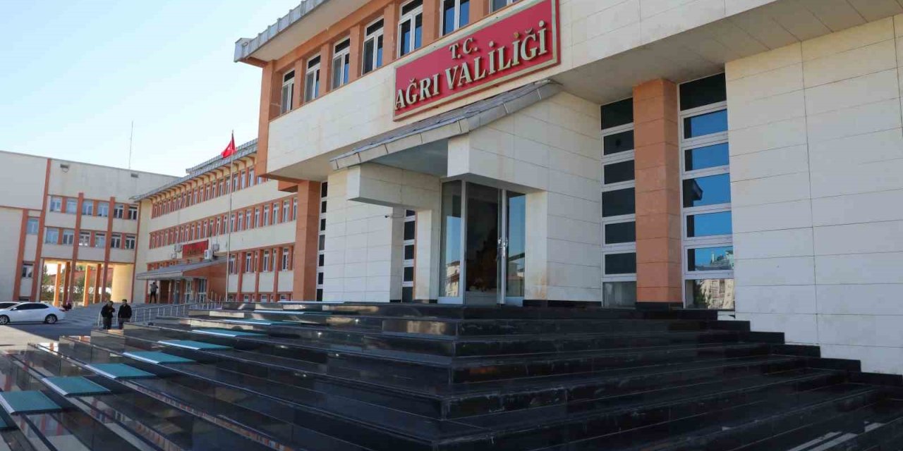 Ağrı’da köy okulları ve taşımalı eğitime kar nedeniyle 1 gün ara