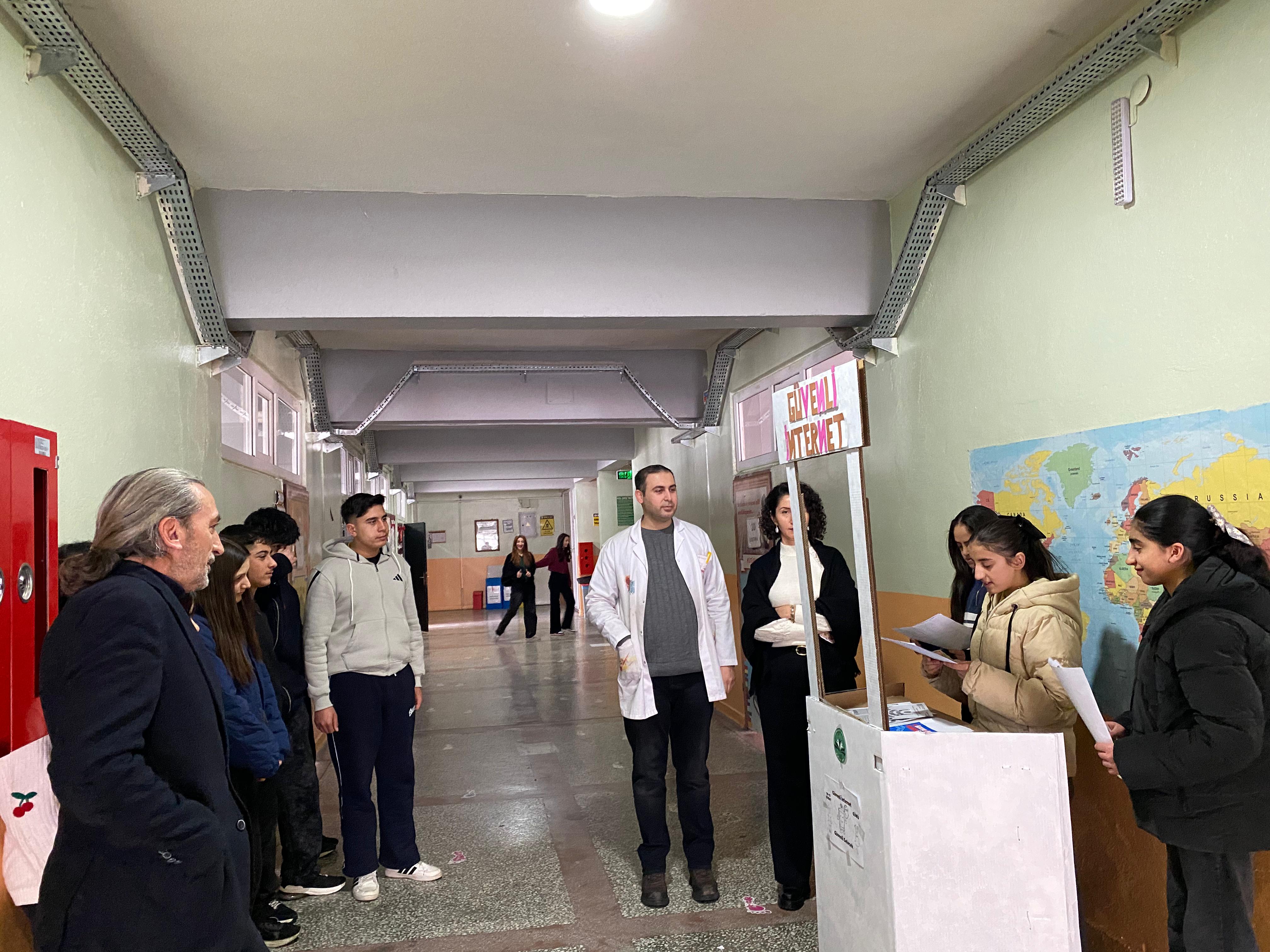 Kars'ta Güvenli İnternet Günü etkinliği düzenlendi