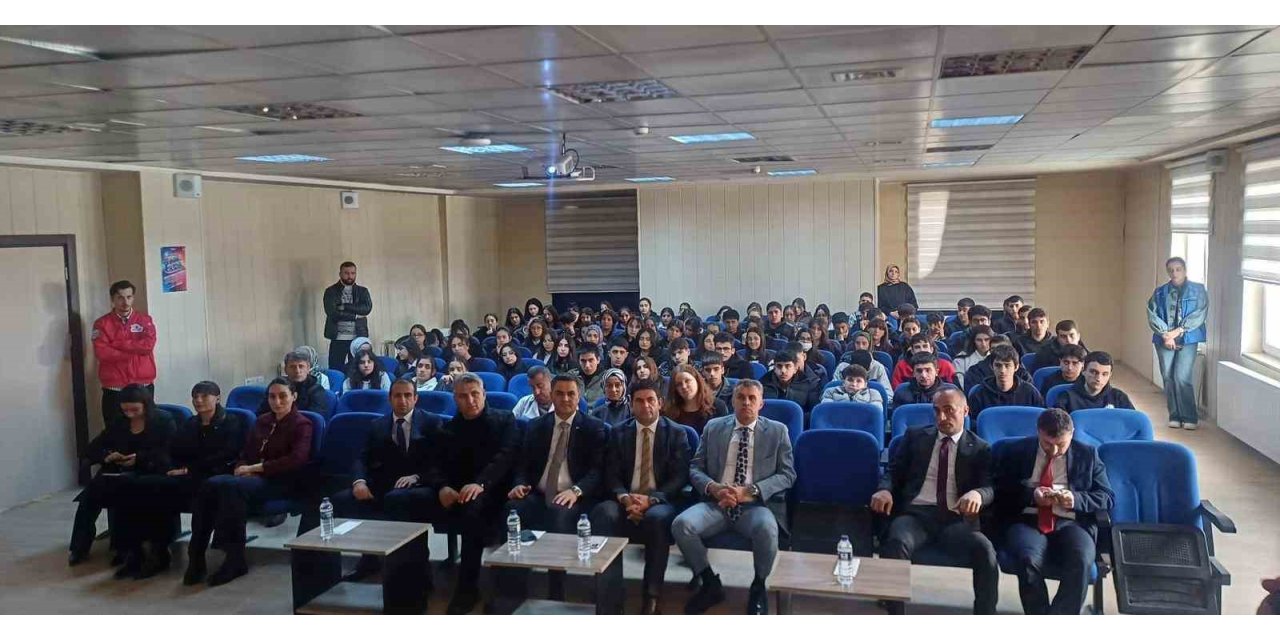 Hakkari’de gençler teknolojiyle buluşuyor