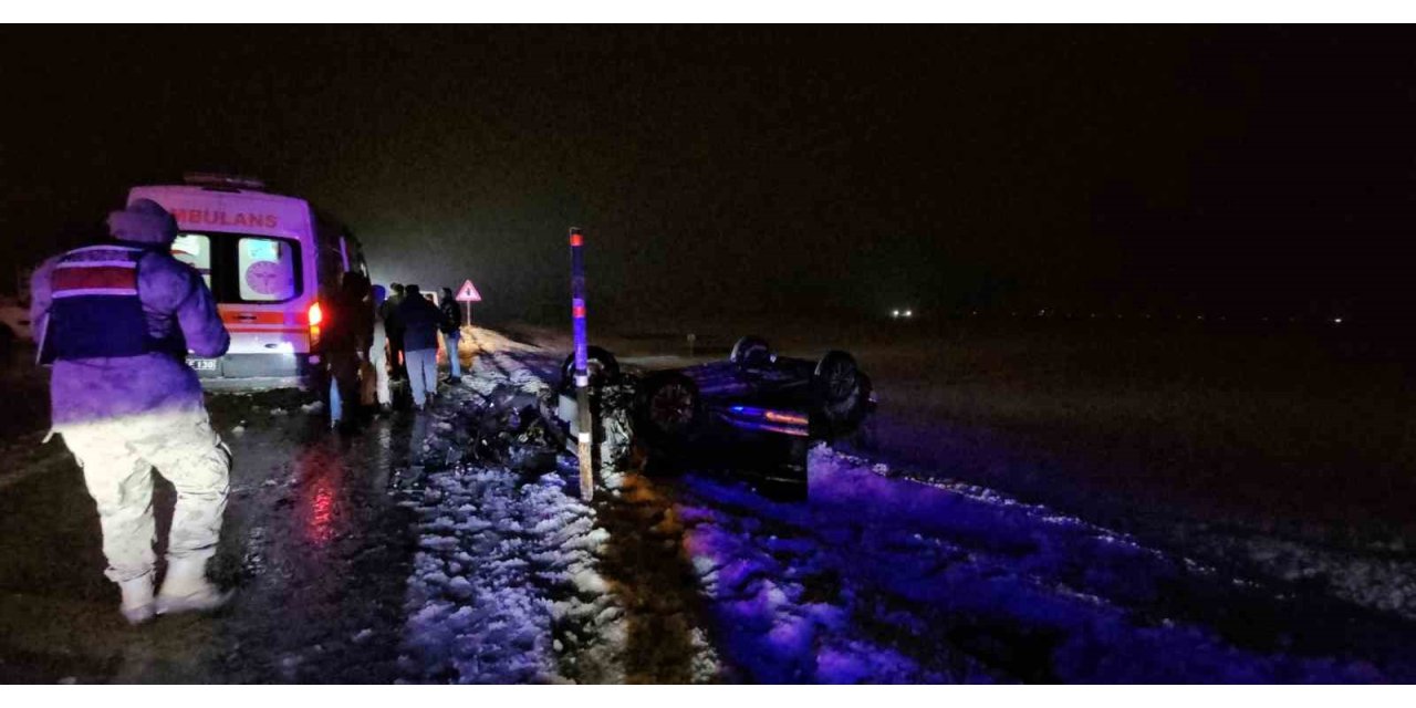 Muş-Erzurum yolunda takla atan otomobil şarampole yuvarlandı: 2 yaralı