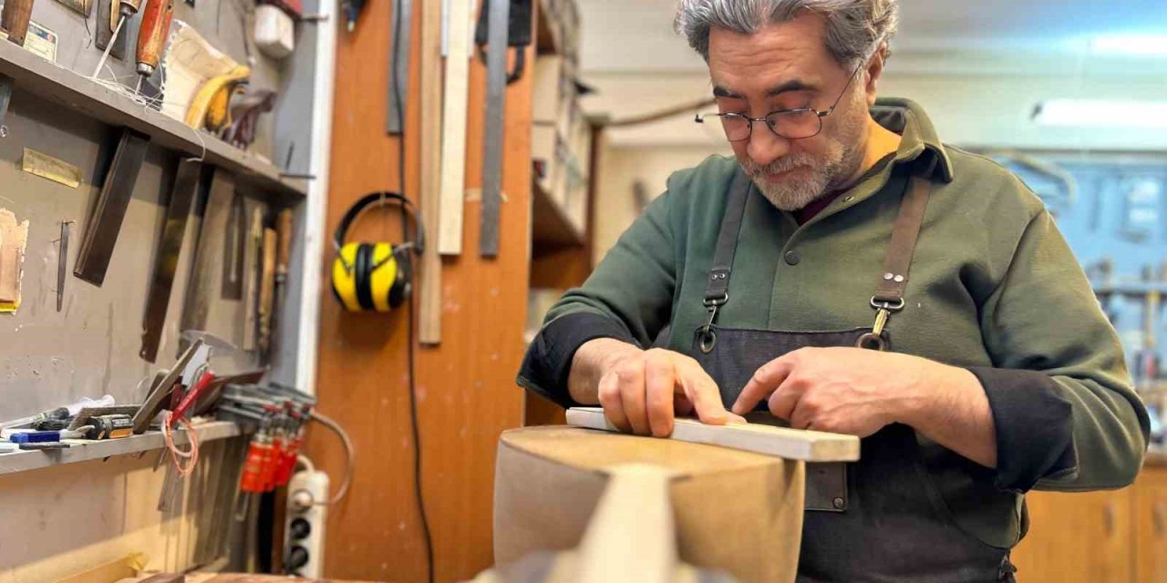 Van’da el emeğiyle üretilen bağlamalar birçok ülkeye gönderiliyor