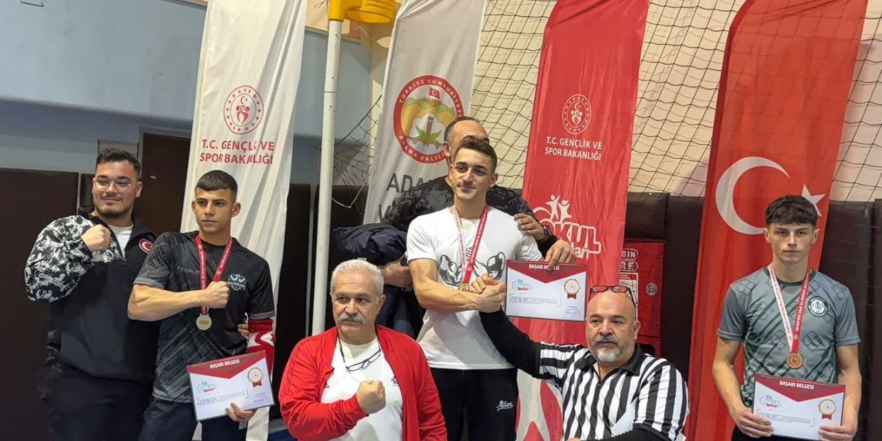 Elazığ’a bilek güreşinde 4 madalya