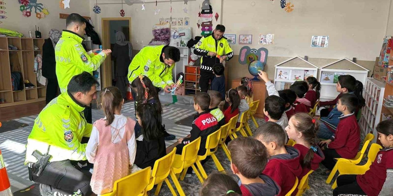 Tercan’da öğrencilere trafik eğitimi
