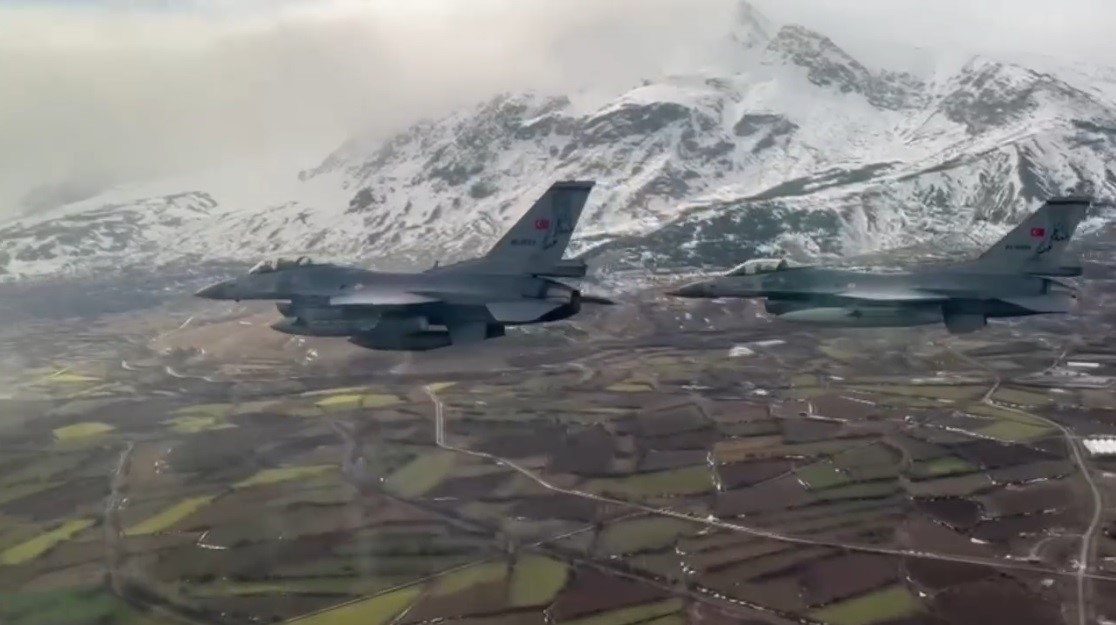 Jetler Erzincan’ın kurtuluşu için havalandı
