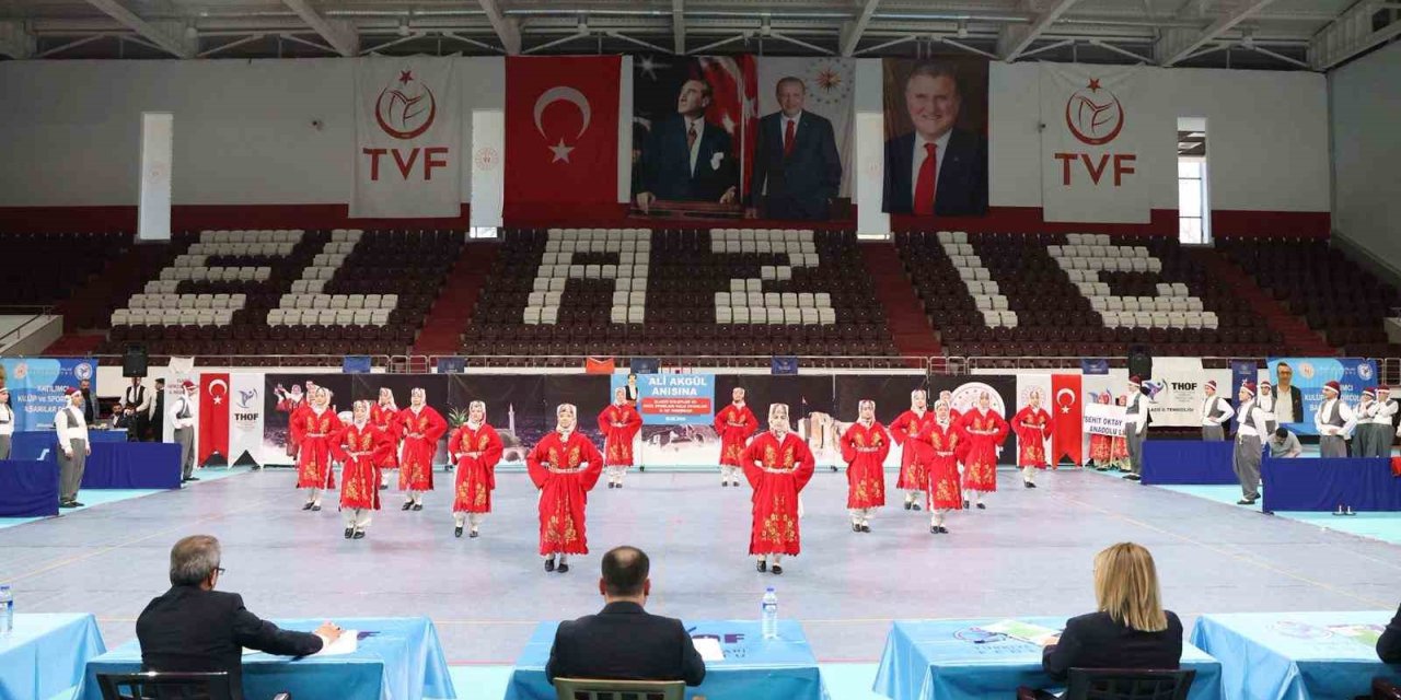 Elazığ’da geleneksel ezgilerle büyük rekabet