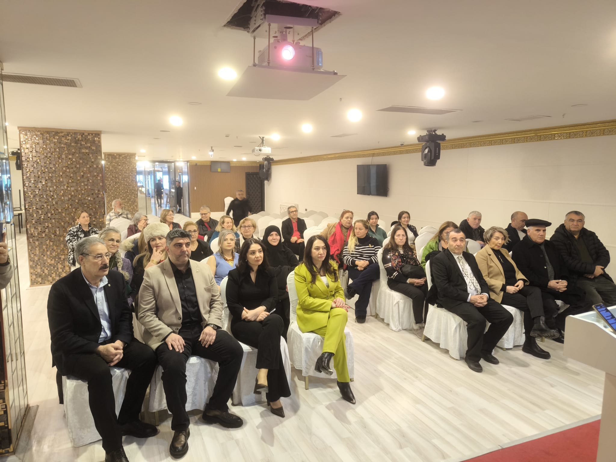 Karslı yazar Neşe Doster: "Cumhuriyet Sayesinde Buradayım"