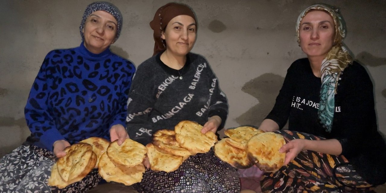 Yüksekova’da Ramazan hazırlığı: 3 kız kardeşten tandır başında tatlı mesaisi