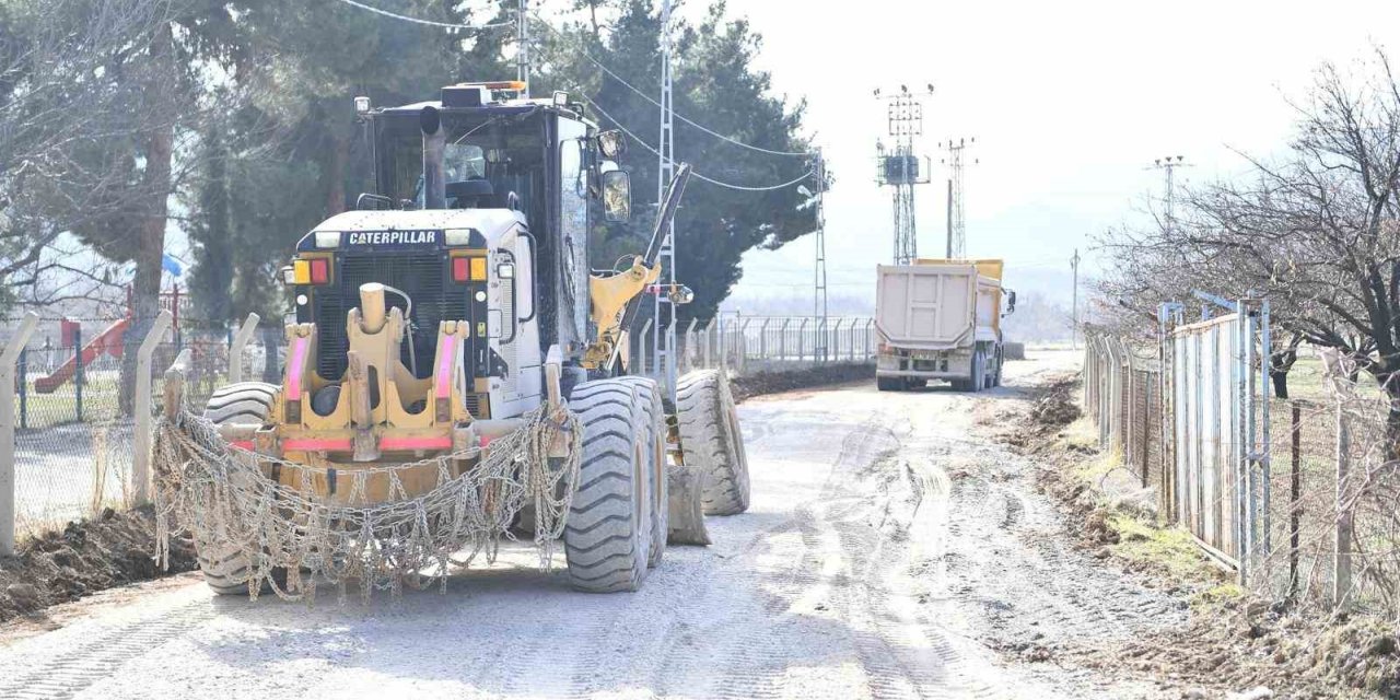 Yeşilyurt Belediyesi, Görgü Mahallesi’nde yol çalışmalarını hızlandırdı