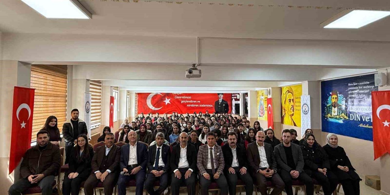 Diyadin’de "Bir bilenle bilge nesil" projesi öğrencilerle buluştu