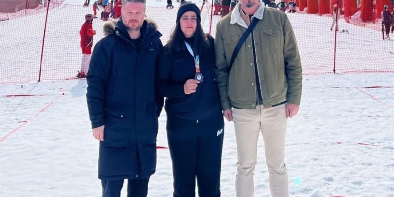 Kafkas Üniversitesi’nden ÜNİLİG Kar Boccesi Türkiye Şampiyonası’nda çifte başarı