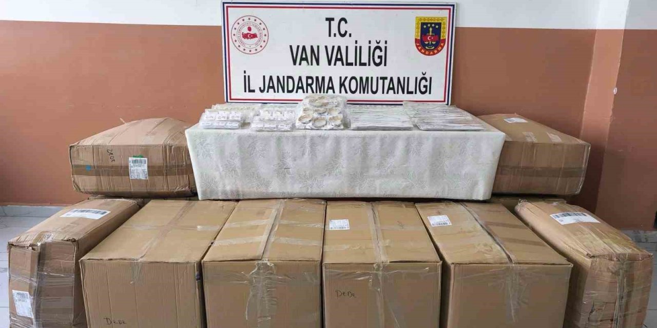 Van’da 17 bin 160 adet kaçak bijuteri malzemesi ele geçirildi