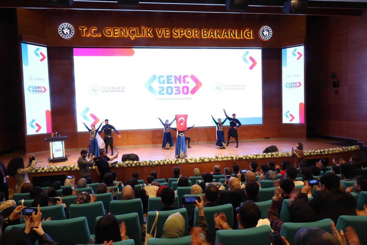 Ankara’da Kars rüzgarları esti!