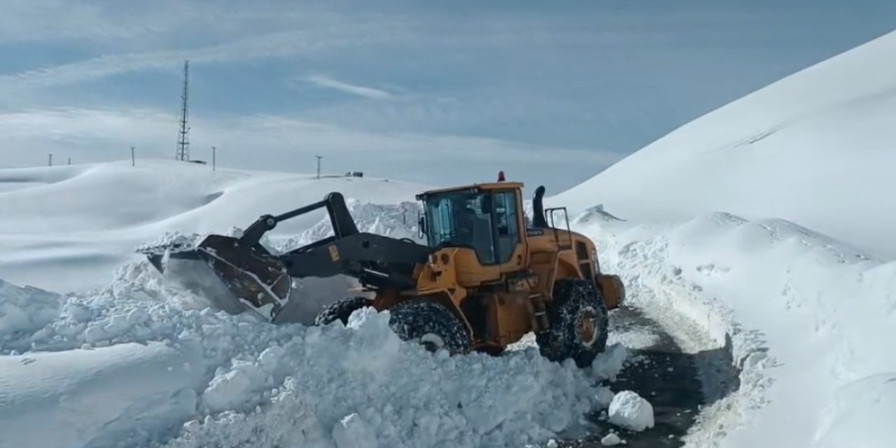 Hakkari’de tüm köy yolları ulaşıma açıldı