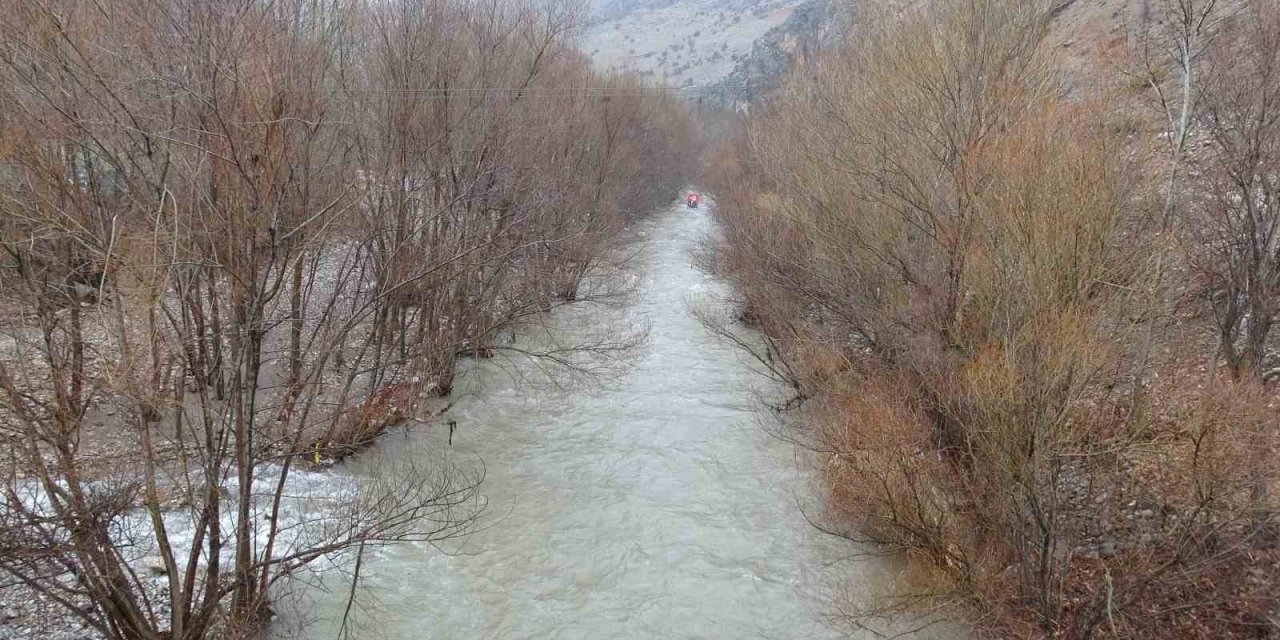 Malatya’da sağanak ve kar yağışı dereleri taşırdı