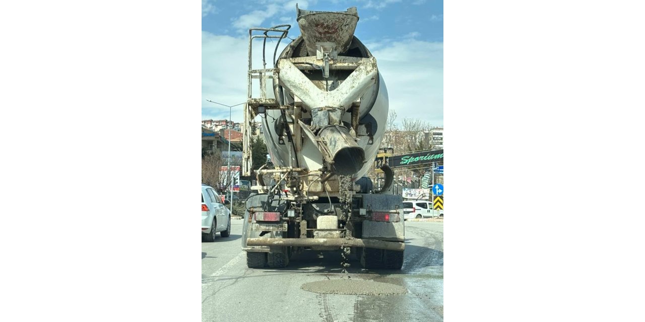 Mikserden taşan beton, asfalt yola döküldü