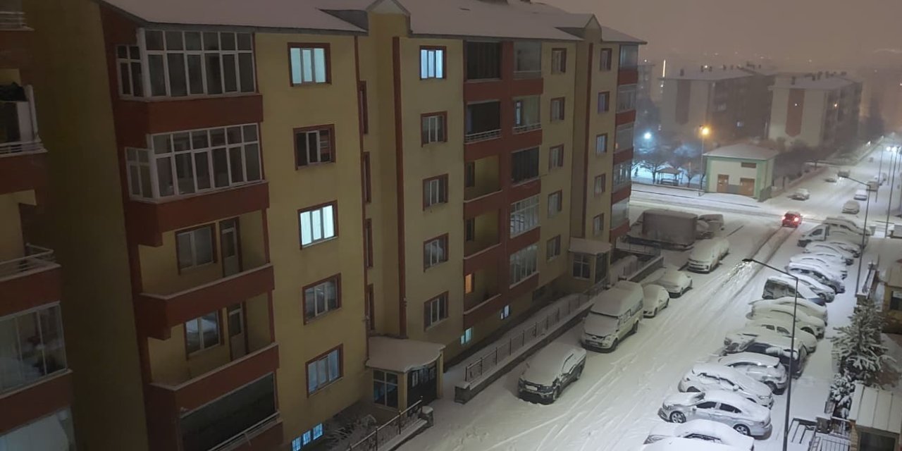 Erzurum merkezde taşımalı eğitime kar yağışı nedeniyle bir gün ara