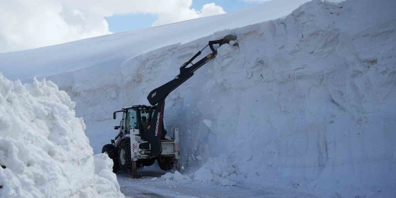 Muş’ta kar kalınlığı 6 metreyi aştı
