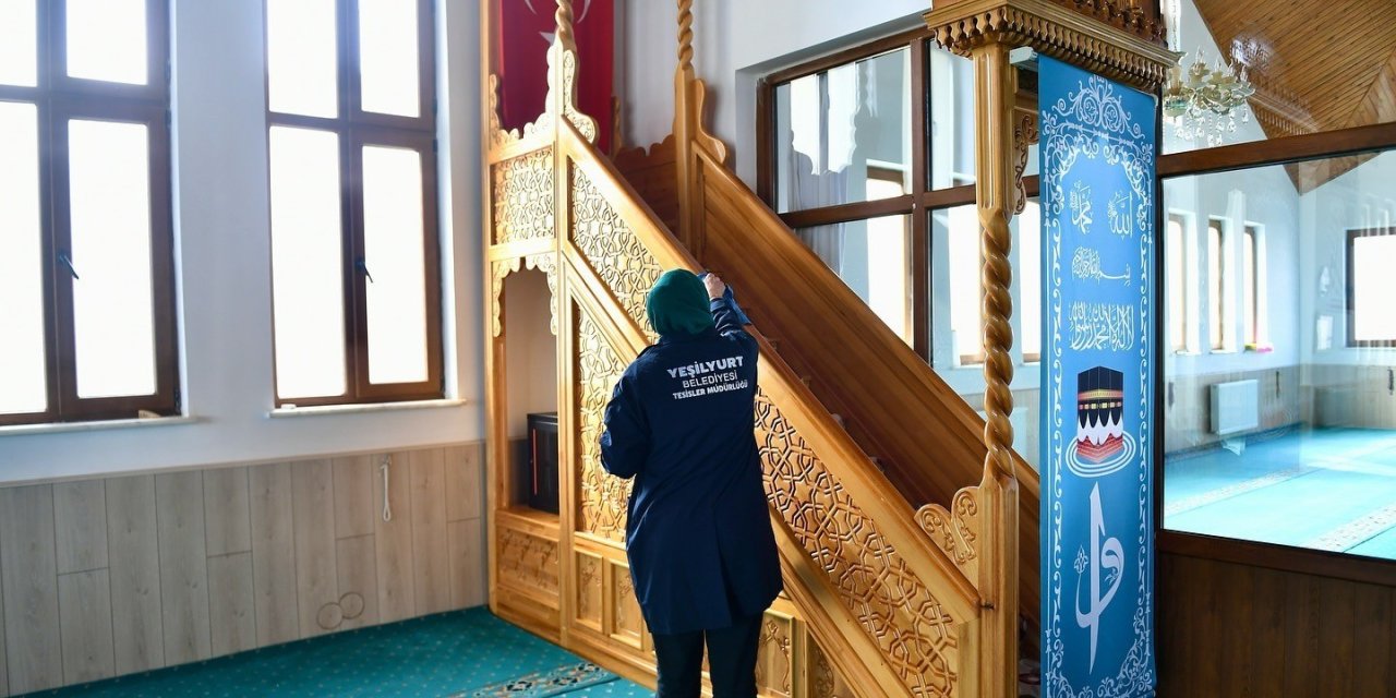 Yeşilyurt Belediyesi’nden Ramazan’da dört koldan temizlik seferberliği