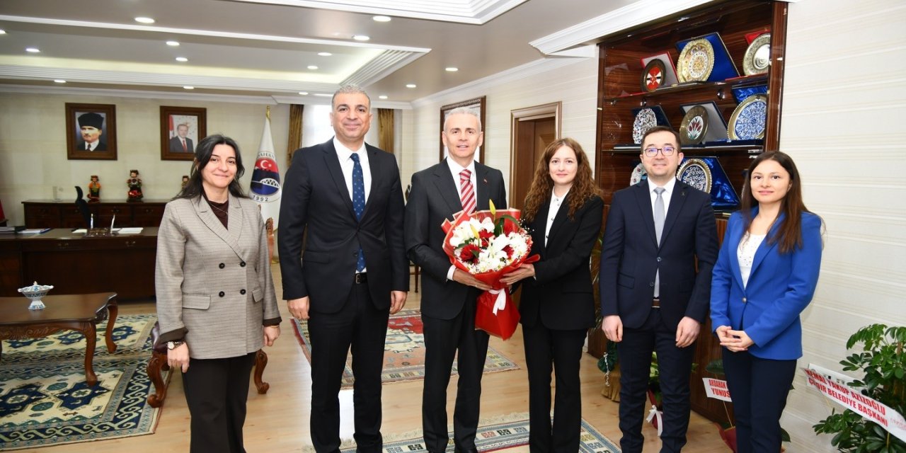 Defterdar Sönmez’den Vergi Haftası dolayısıyla Vali Çiçekli’ye ziyaret