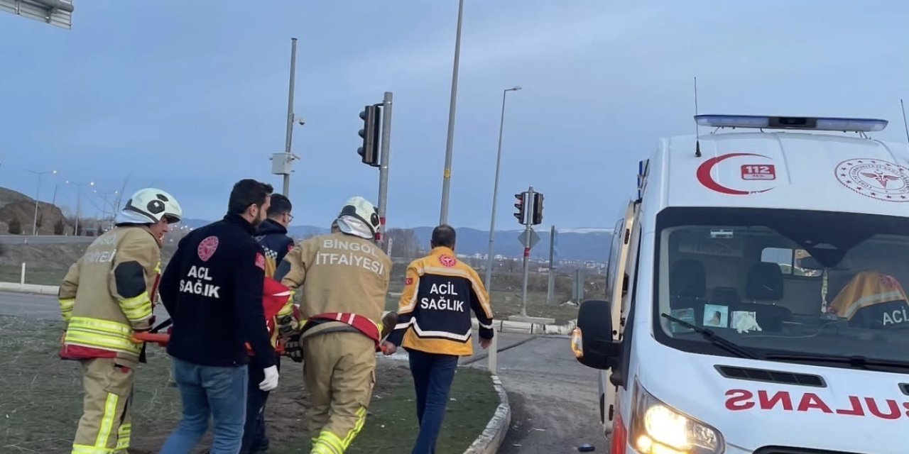 Bingöl’de trafik kazasında araç ters döndü: 1 yaralı