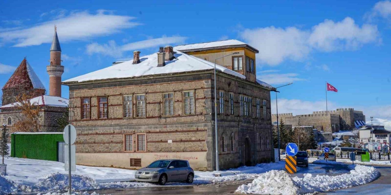 Erzurum ve Erzincan için kar yağışı uyarısı