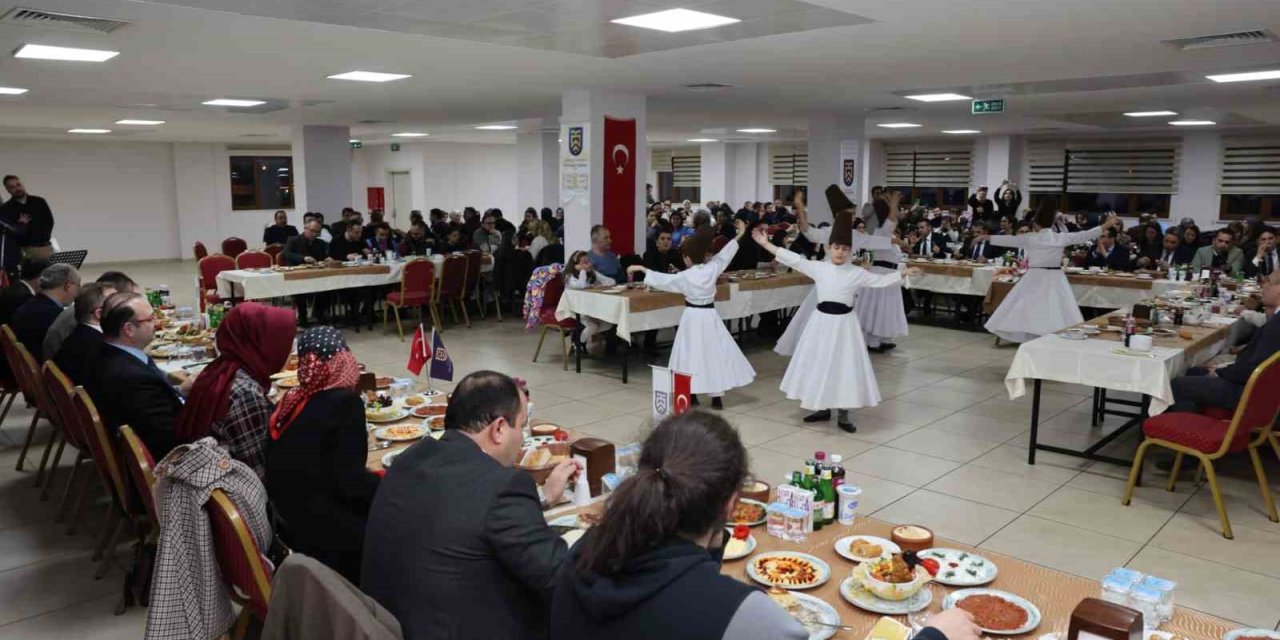 Atatürk Üniversitesi özel vakıf okulları ailesi iftar sofrasında buluştu